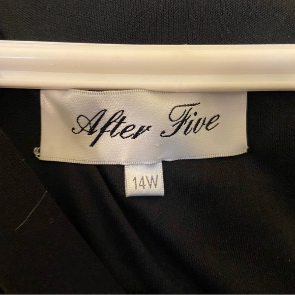 Elegant evening dress - Picture 5 of 5